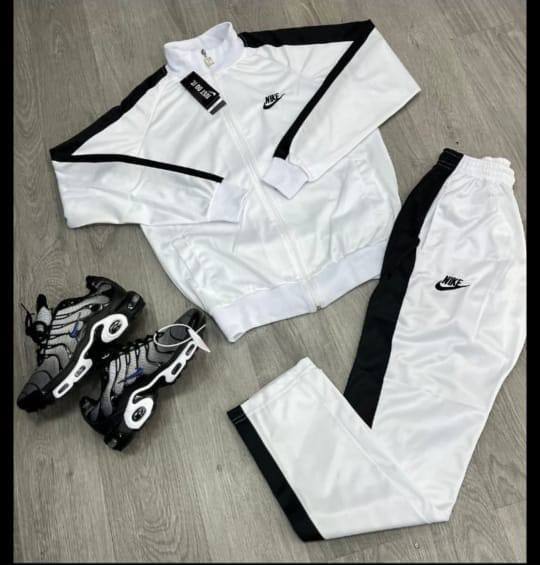 Conjunto de sudadera Nike T9B